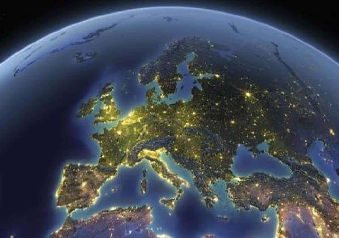 "הפייננשל טיימס": "אירופאים חייבים להתכונן - ערבים ואסייתים יחליפו אותם בקרוב"