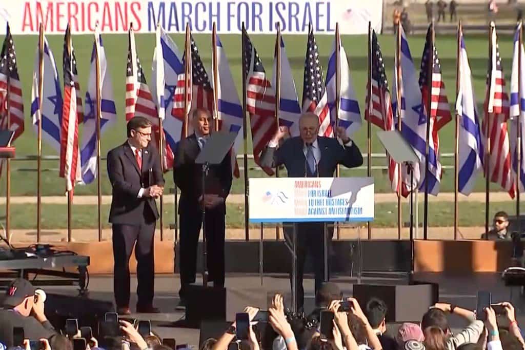 מנהיג הרוב הדמוקרטי, ‏הסנאטור צ'אק שומר: "לא ניתן שישמידו את ישראל"