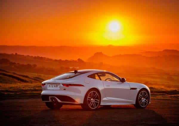 יגואר F-טייפ החדשה מתייקרת והופכת לאוטומטית בלבד