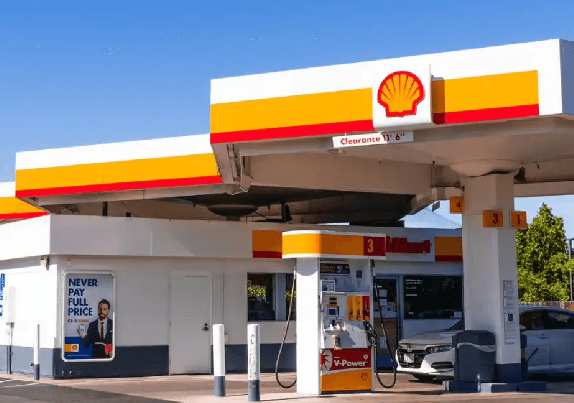 מחיר הדלק מרקיע שחקים: האם ביידן יבטל את מס הגז הפדרלי?