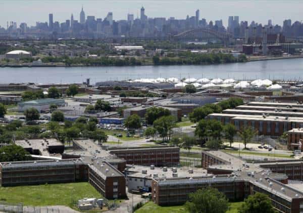 מצוד נרחב בניו יורק: אסירים ברחו מהכלא באי רייקרז