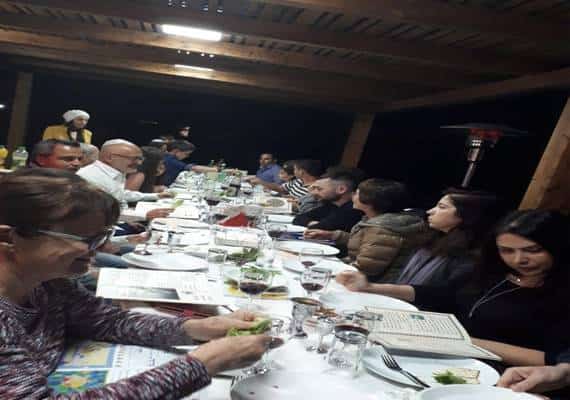 ניו יורק: פרויקט 100 הכסאות- עשרות יהודים-ישראלים שחיים בעיר פותחים את בתיהם לאורחים בליל הסדר