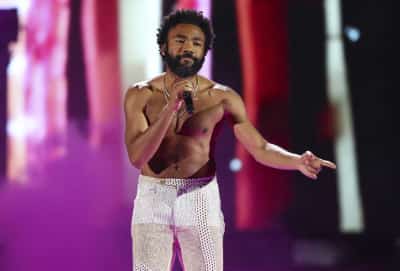 צ'יילדיש גמבינו חושף את האמת על ביטול סיבוב ההופעות: שבץ מוחי וחור בלב