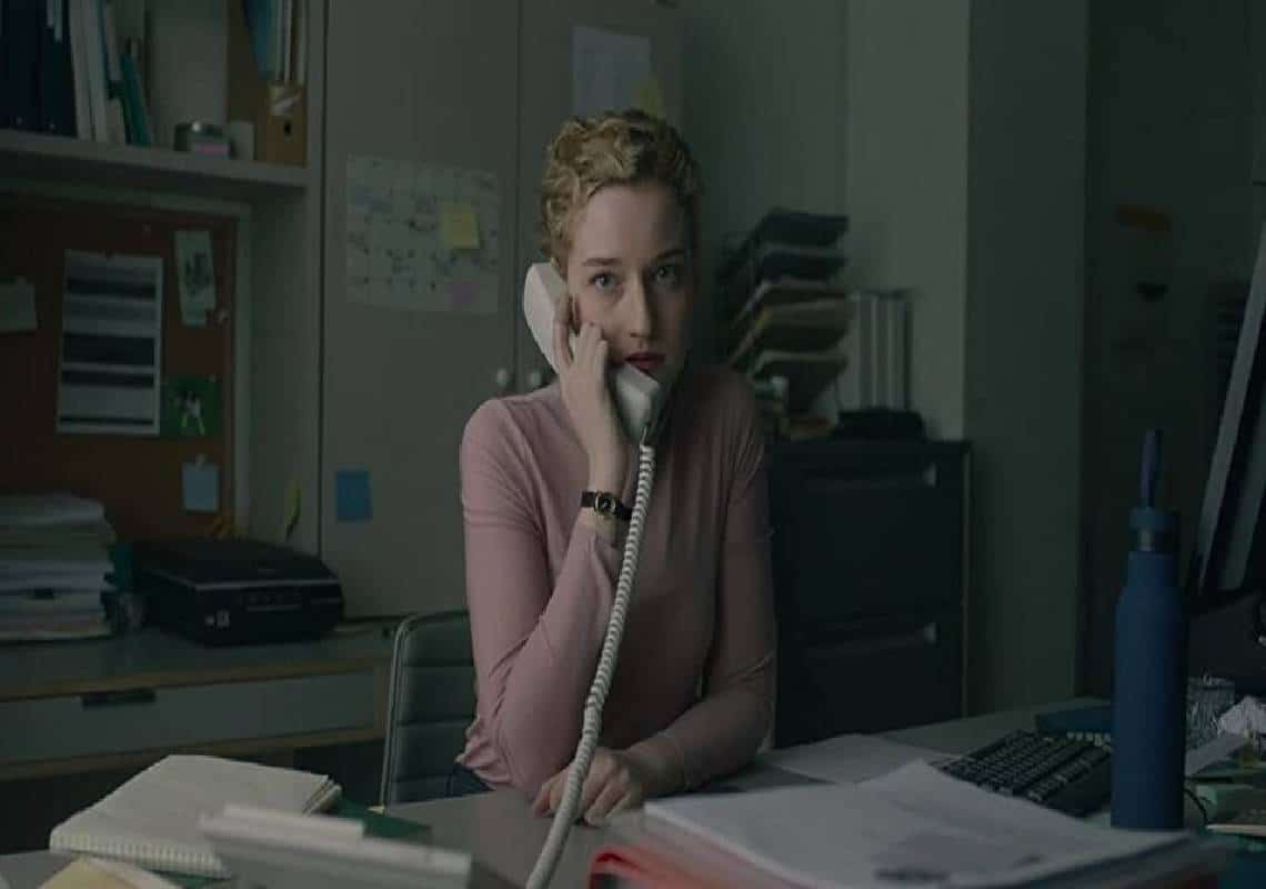 תיאור מהודק, אותנטי וייחודי של האווירה המורכבת בתעשיית הקולנוע: ״עוזרת אישית״ הוא הסרט הכי לא פוליטיקלי קורקט 