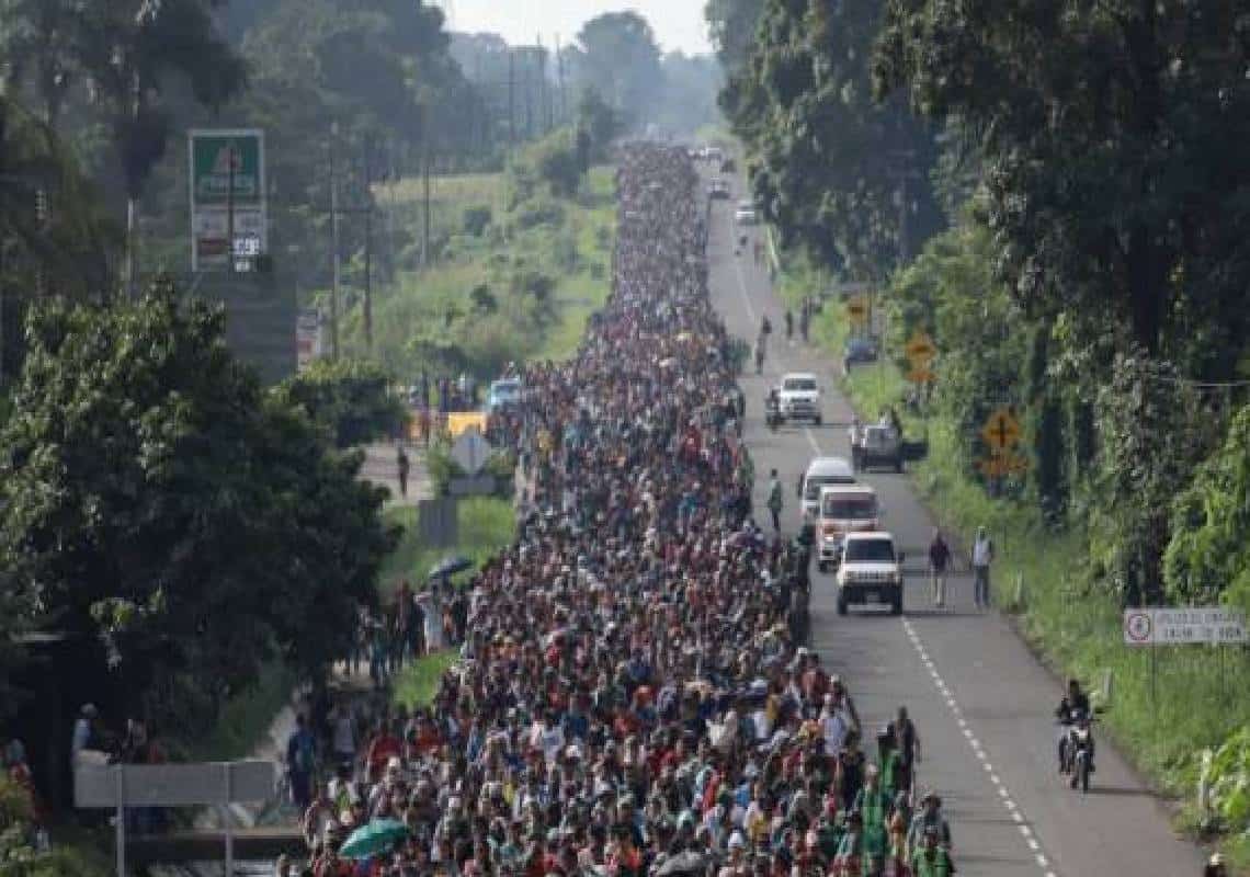 קטסטרופה בגבול הדרומי: "ביידן חיסל בשלושה שבועות את מה שטראמפ בנה ב-4 שנים" 3,500 איש ביום 'נתפסים ומשוחררים'
