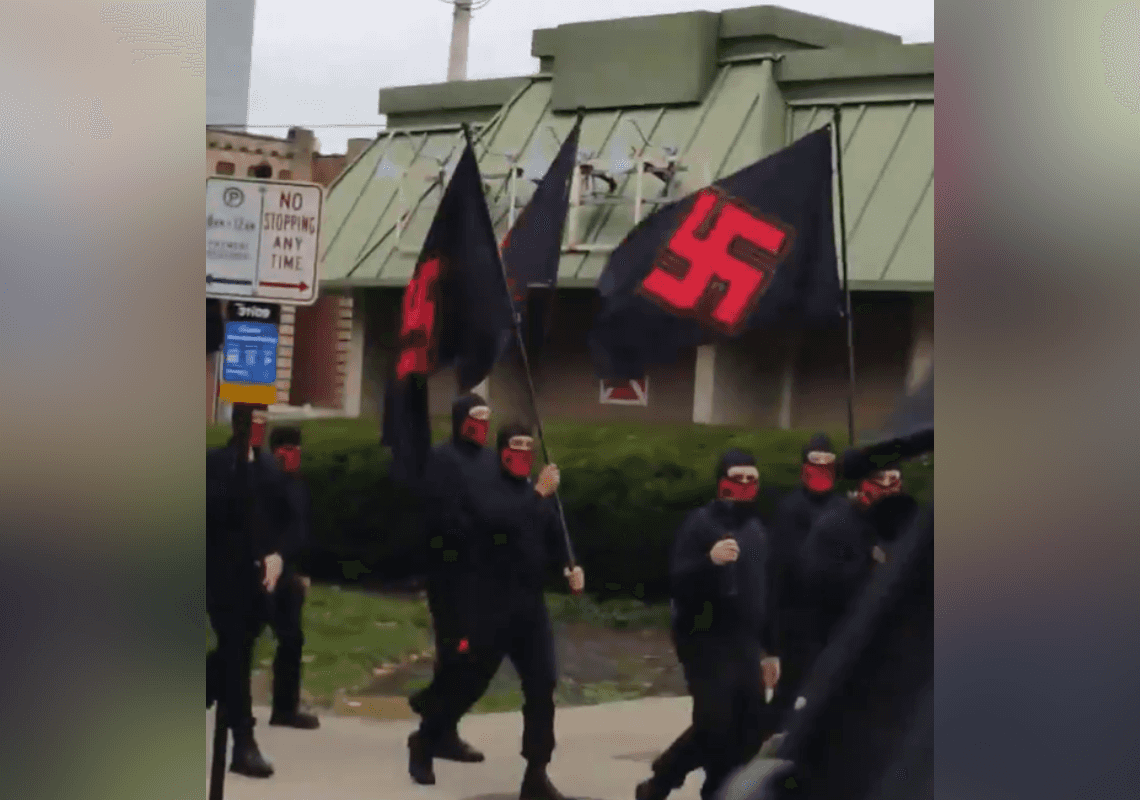 הניאו-נאציזם מרים את ראשו: צעדה נוספת ברחובות ארה"ב