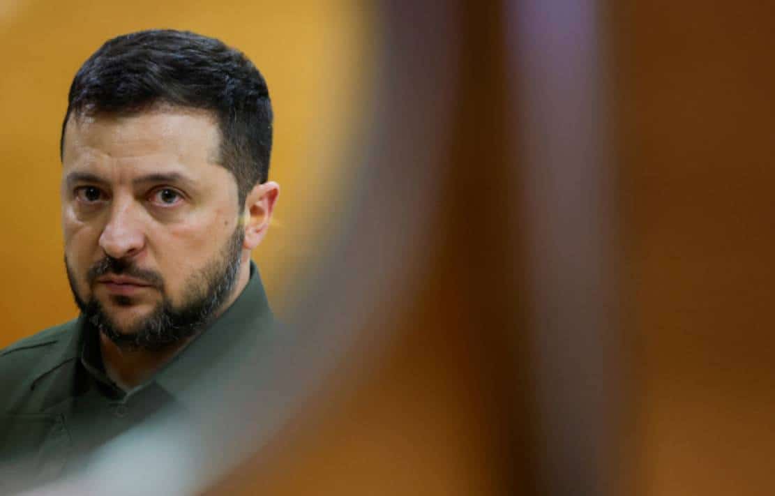 ‏"חושש מהפיכה צבאית, המערב איבד בו אמון": חוסר תפקוד פוליטי באוקראינה עלול לעלות לזלנסקי במשרתו