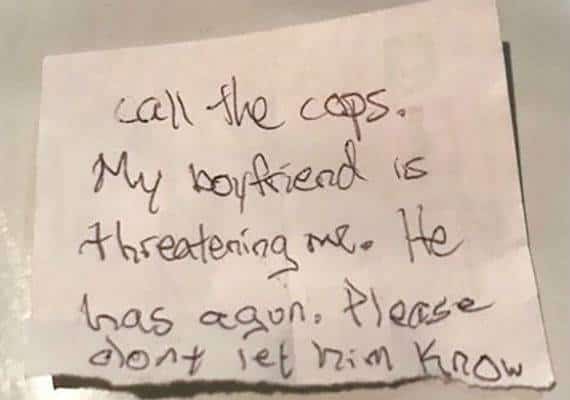 "חבר שלי מאיים עלי": כך הצליחה תושבת פלורידה להתחמק מידי בן זוגה האלים בעזרת הווטרינר