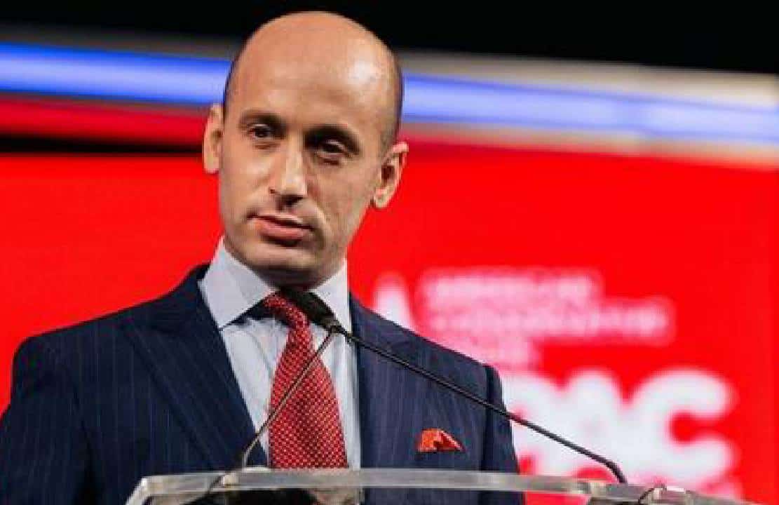 "אתם מוזהרים בזאת": היועץ היהודי של טראמפ מתכוון לכסח אוניברסיטאות שימשיכו להפלות על בסיס צבע עור