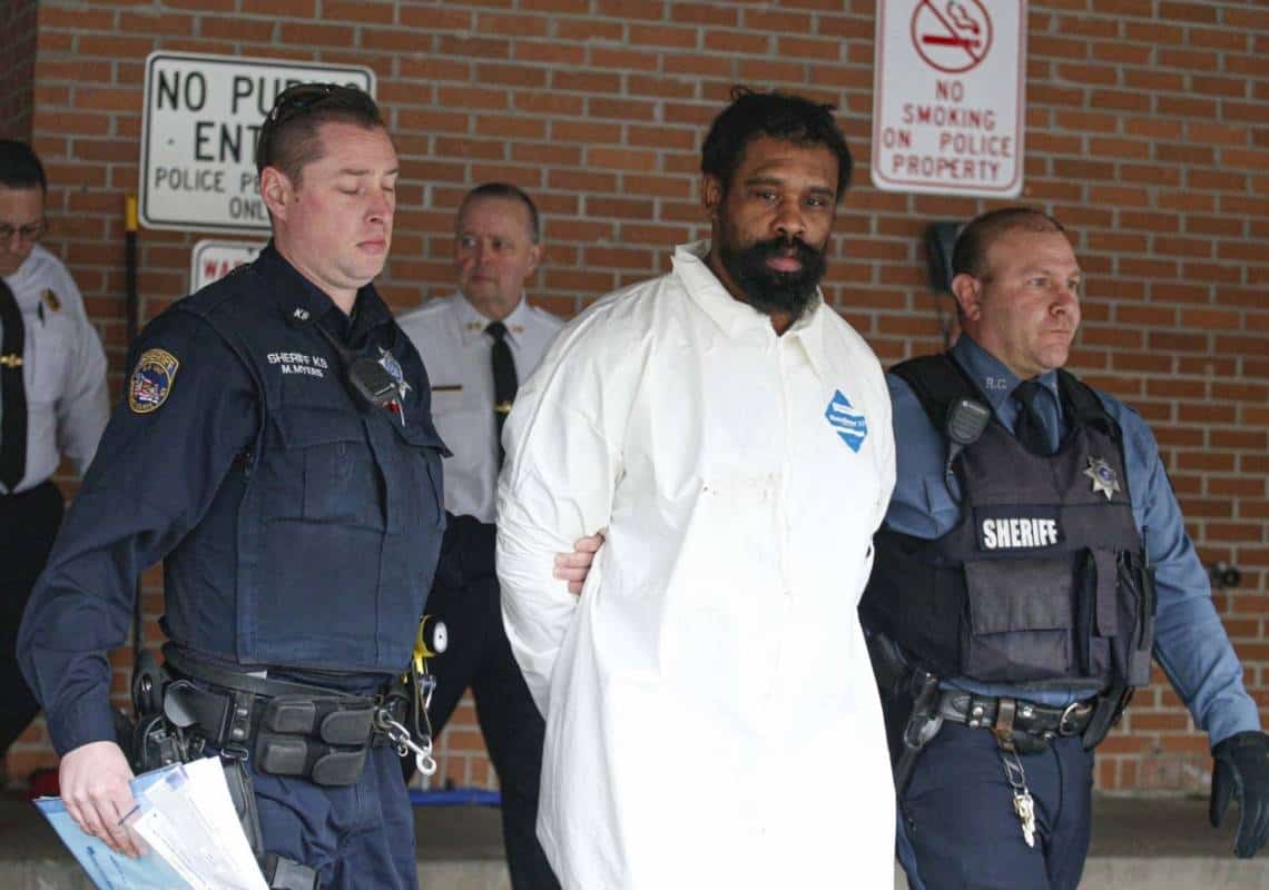 מקומם: חדר למסיבת חנוכה בניו יורק ותקף את המתפללים עם מצ'טה, אך לא יועמד לדין