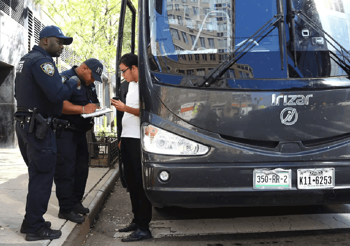 ניו יורק היא עיר מקלט - ועדיין היא מנסה לשבש את הסעות המהגרים אליה