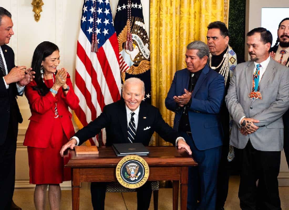 מרוץ נגד הזמן: ביידן משלים מהלכים דרמטיים בימיו האחרונים בבית הלבן 