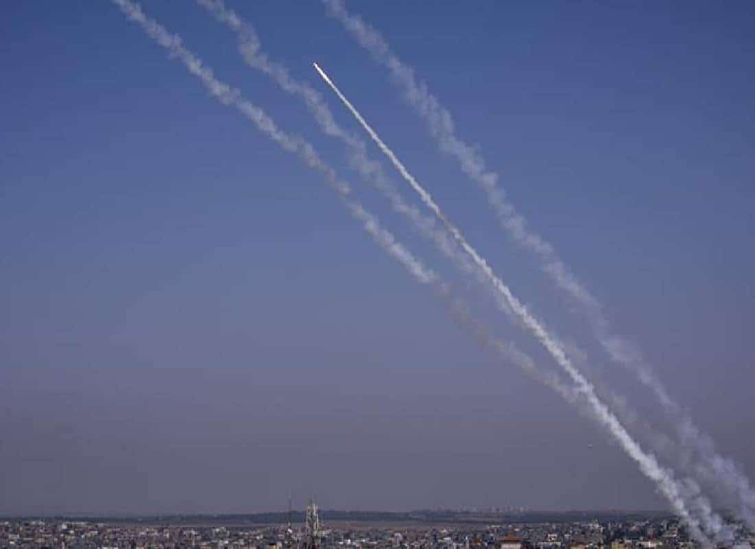 לראשונה במלחמה: צה"ל יירט טיל  ששוגר מלבנון מעל תל אביב