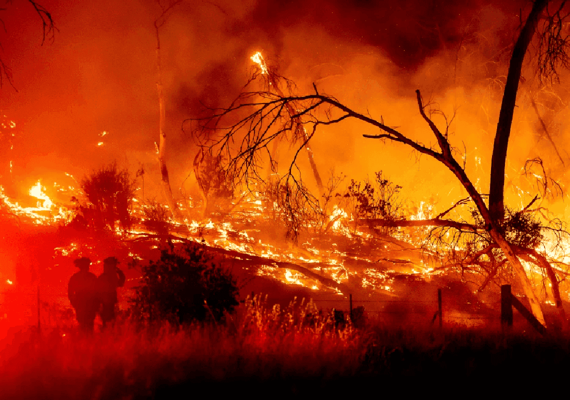 מאות צווי פינוי לתושבים בקליפורניה בעקבות שריפה שפרצה בחגיגות הרביעי ביולי