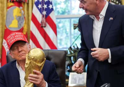 טראמפ הכריז לצד נשיא פיפ"א: וושינגטון תארח את ההגרלה למונדיאל 2026