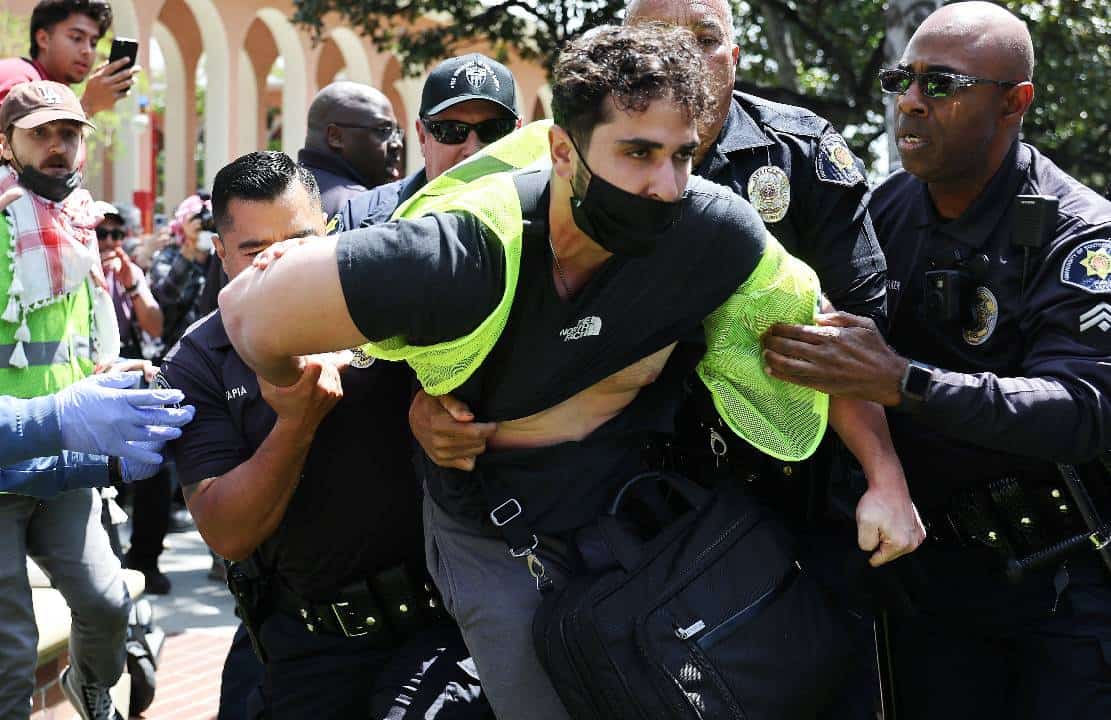 ה-LAPD ביצע יותר מ-90 מעצרים בעקבות מחאה פרו-פלסטינית בפארק הבוגרים של USC