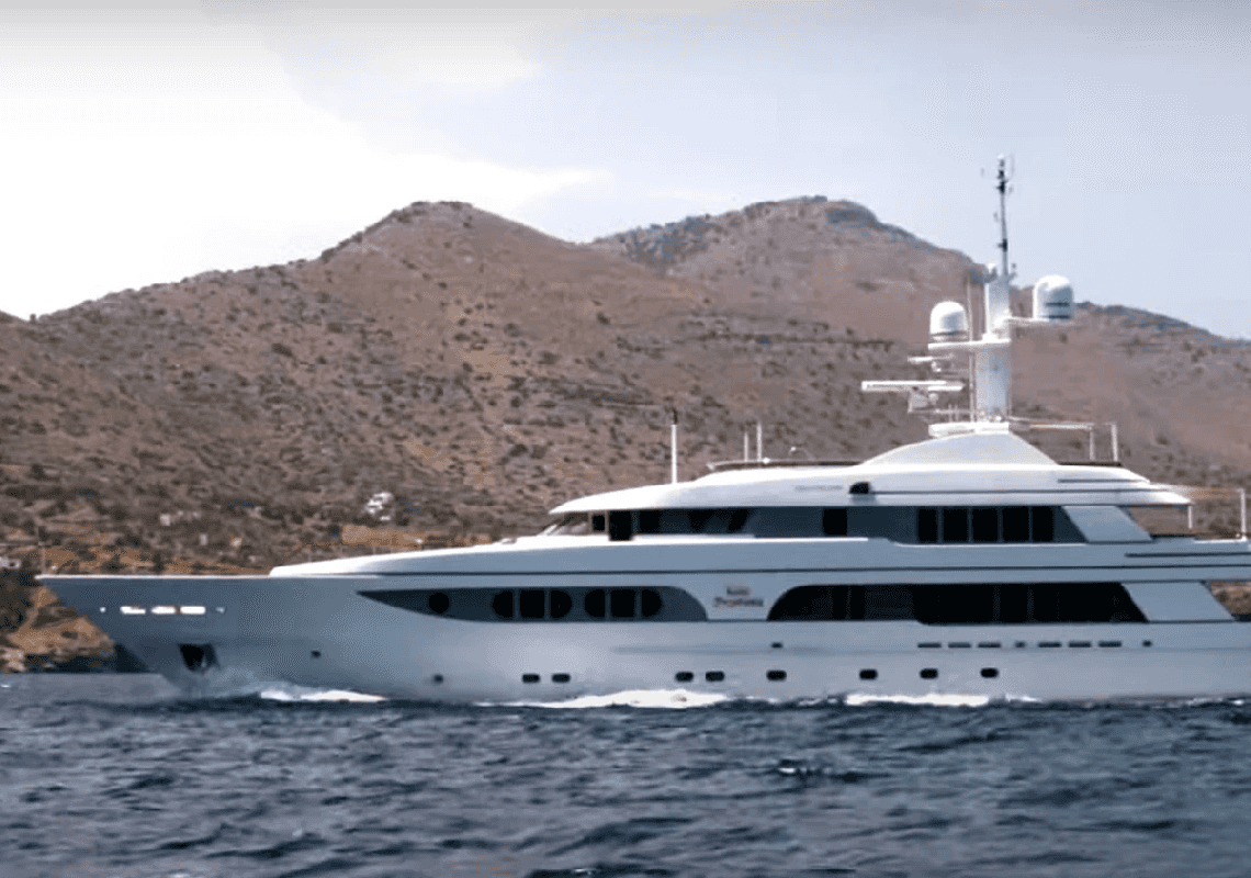 גבר אוקראיני הטביע יאכטה בשווי יותר מ-7 מיליון דולר – בגלל הבוס הרוסי שלו