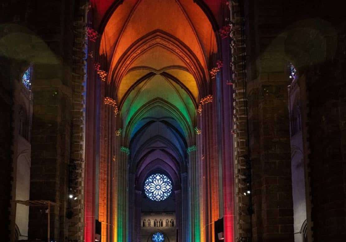 ‏קתדרלת ניו יורק נדלקה בצבעי הקשת לחודש הגאווה ‏
