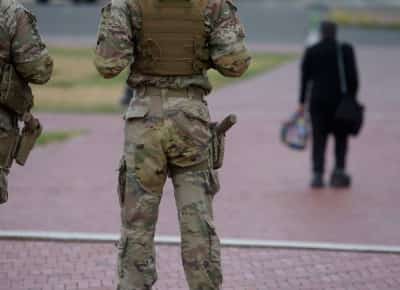 המשמר הלאומי חמוש ומוכן למעצרים: ממשל טראמפ מעמיק את הכיבוש הצבאי של וושינגטון