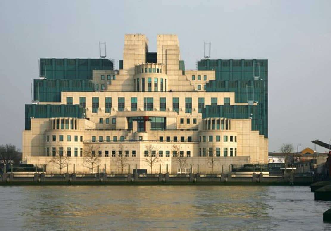 בריטניה תשתמש בבינה מלאכותית כדי לזהות איומים זרים