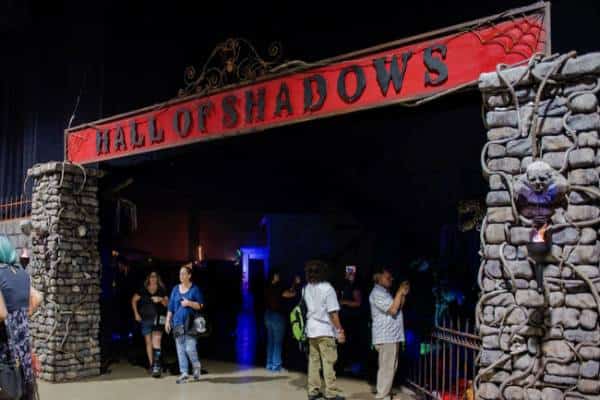 אימה בשיאו של הקיץ: מסתבר שיש מקום בלונג ביץ' בו חוגגים האלווין דווקא עכשיו