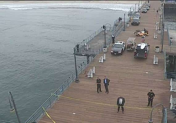 לוס אנג'לס: אישה נורתה במזח סנטה מוניקה