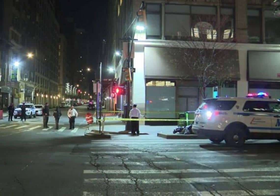 בהלה בניו יורק: תייר נורה בסמוך לבית מלון באזור טיימס סקוור