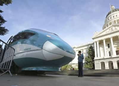 ממשל טראמפ מקפיא מיליארדי דולרים מפרויקט הרכבת המהירה בקליפורניה