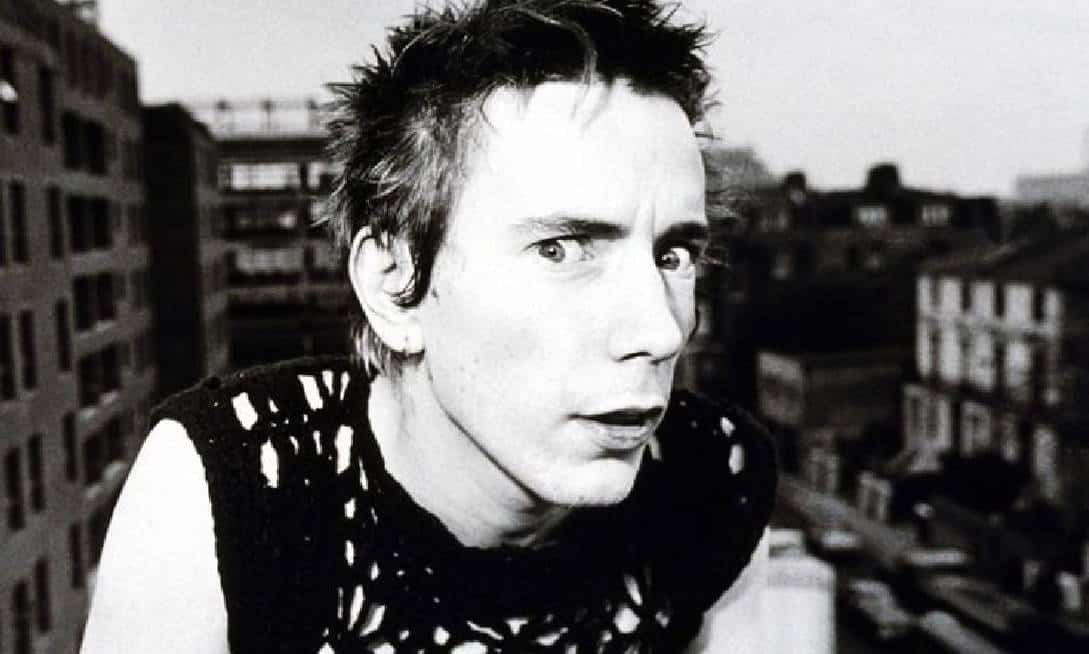 ‏"העולם זז יותר מדי שמאלה", סולן להקת 'הסקס פיסטולס‏' ג'וני רוטן מזהיר