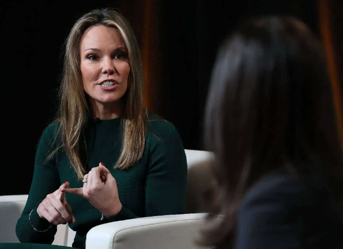 רעידת אדמה בתקשורת האמריקאית: נשיאת CBS News מודחת בצל עימות עם טראמפ