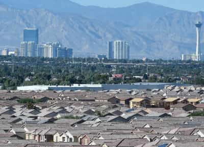 ההגירה חוזרת לשיא: כמעט 39,000 קליפורנים עברו לנוודה ב-2024