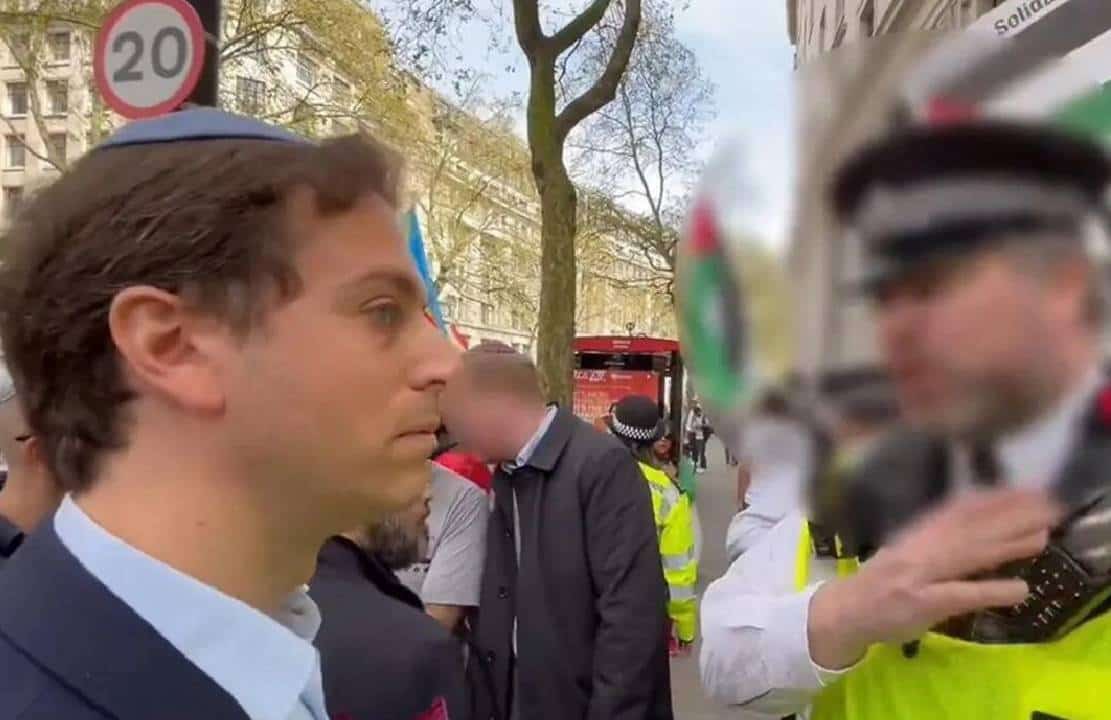 "אתה נראה יהודי בגלוי": סקנדל אנטישמי מטלטל את משטרת לונדון ובריטניה