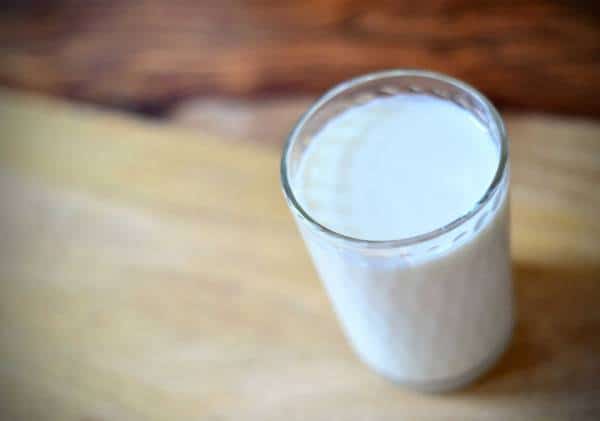 מתקשים להירדם? אלו המשקאות שמומלץ להימנע מהם לפני השינה