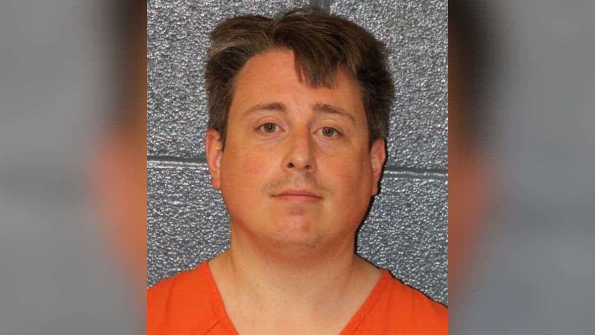 ‏פסיכיאטר ילדים השתמש בבינה מלאכותית כדי ליצור פורנו ילדים, הוא שילם על כך ביוקר