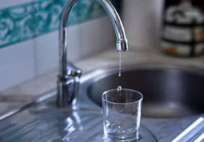 חוקרים מזהירים: מי השתייה בקליפורניה לא בטוחים כפי שנראה