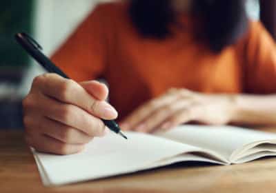 כך תרגישו טוב יותר בלי טיפול ובלי תרופות: פשוט תכתבו