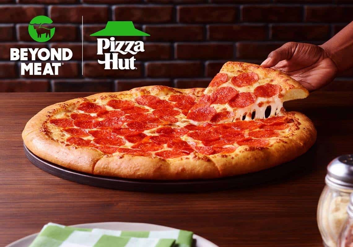 רשת פיצה האט מציגה: פיצה עם "ביונד פפרוני"