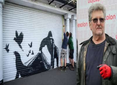 בנקסי נחשף: האיש מאחורי האמן המסתורי