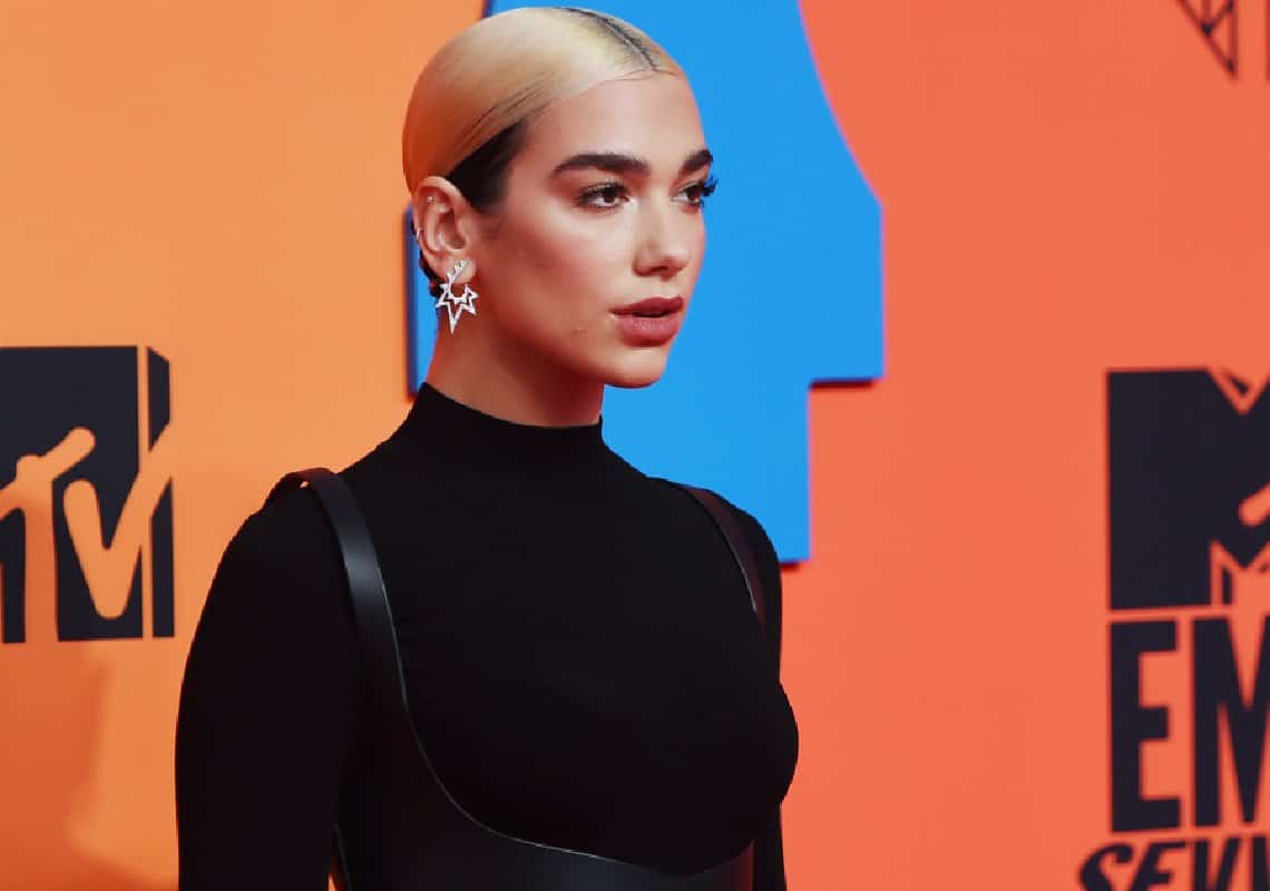 דואה ליפה מסתבכת: האם יש משולש רומנטי חדש בביצה ההוליוודית?