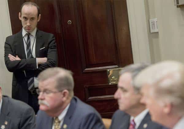 ביטול האזרחות מלידה והקשחת תנאי הגרין קארד: מתקפת הלם על תחום ההגירה - יועץ טראמפ חושף את התכנית לקדנציה הבאה