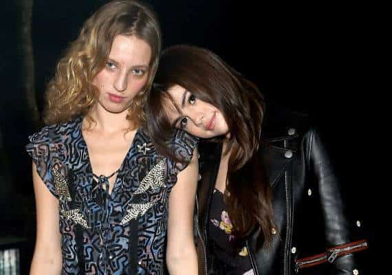 בת הזוג החדשה של ג'סטין ת'רו מעוררת את הביצה ההוליוודית