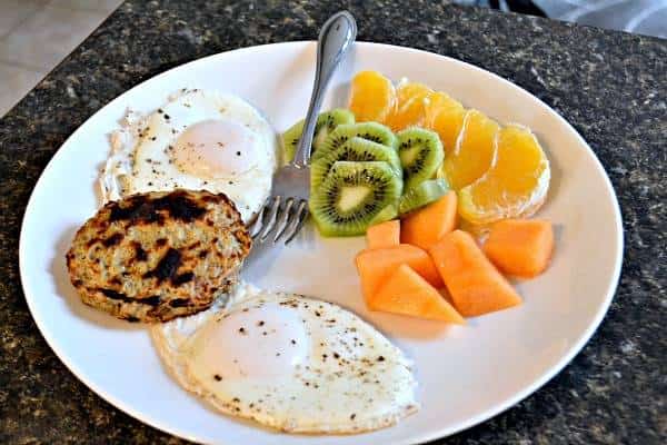 על חשיבותה של רצינות וארוחת הבוקר: זה לא מחזה של אוסקר וויילד זו המלצה שתשפר לכם את הבריאות