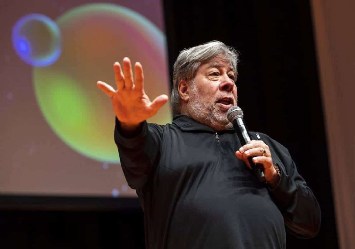 הכל בסדר סירי? אחד ממייסדי אפל טוען: "איני מתלהב מהאייפון החדש - מה בכלל ההבדל בינו ובין הקודם?"