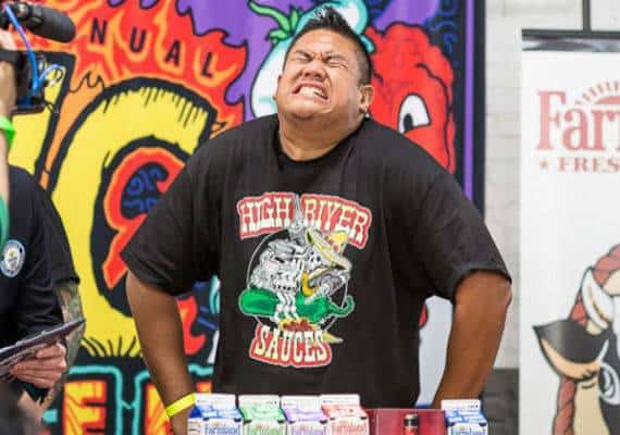 שורף ניו יורק: שנה שישית לפסטיבל חריף, שמושך אליו את אוהבי המאכלים הלוהטים 