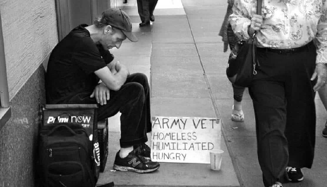 סכין בגב החיילים: מלונות בניו יורק מגרשים ותיקי מלחמה ומכניסים במקום מהגרים בלתי חוקיים