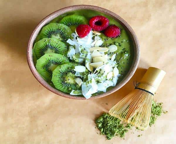 מאצ'ה דוינג: מסתבר שרבים הפכו את אבקת התה הירוק, מאצ'ה, לתוספת קבועה בארוחות הבוקר שלהם. מה איתכם?