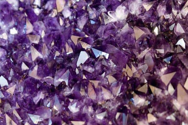 אבנים יקרות: בתערוכה שחושפת את המקורות המסתוריים של כוכב הלכת עליו אנו חיים