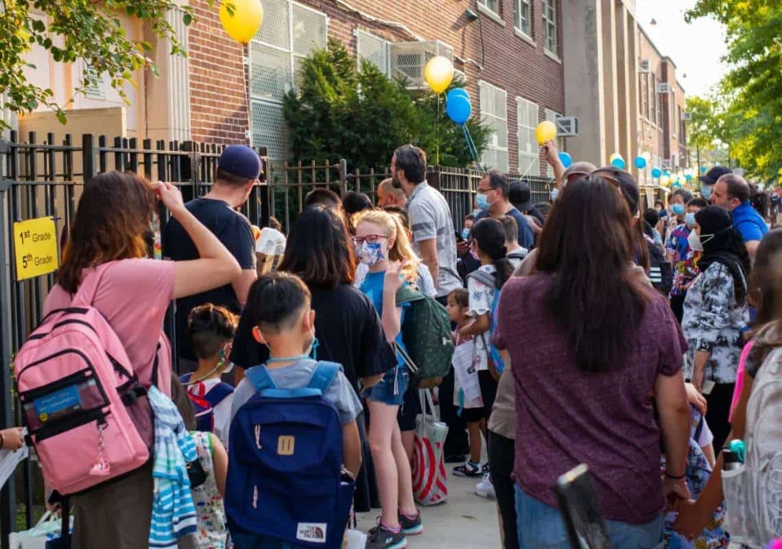 מורים מניו יורק עתרו לביהמ"ש העליון: "בטלו את חובת החיסונים בבתי הספר"