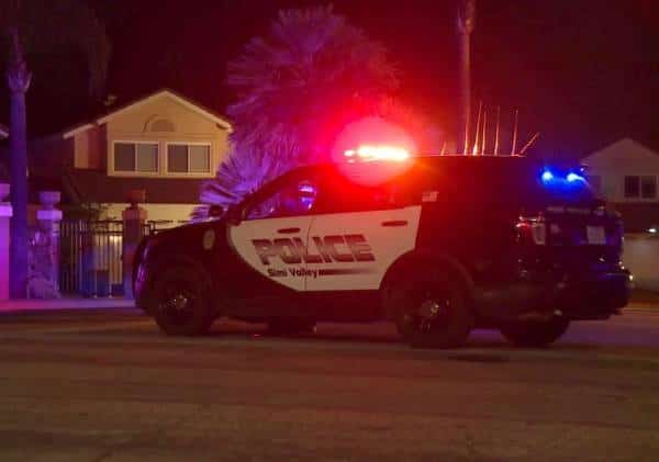 שני בני אדם וכלב נמצאו מתים בדירה סמוך למחוז לוס אנג'לס: איום מפני הפעלת פצצה נכתב בדם הקורבן