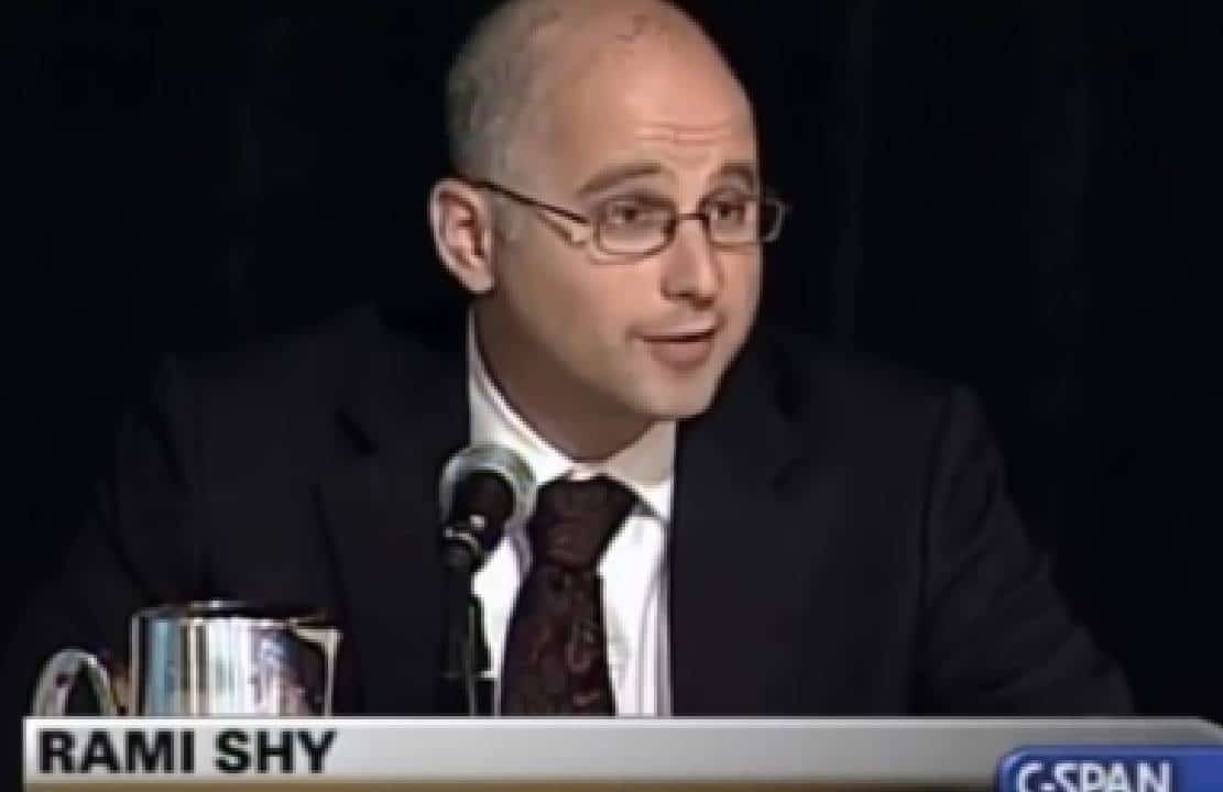 יועץ בכיר לשעבר לנשיא אובמה מואשם בפשעים כנגד ילדים